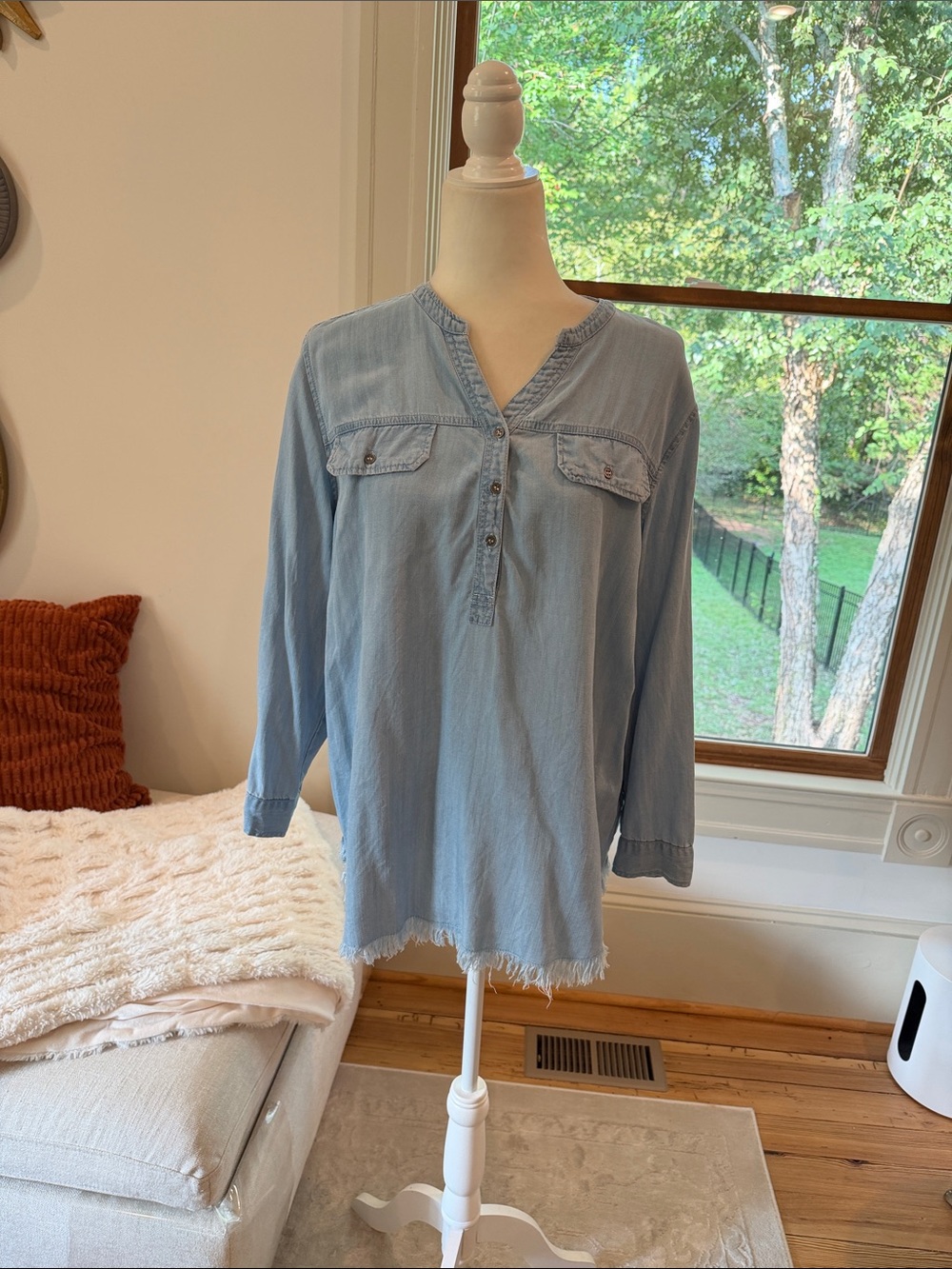 Hester & Orchard Blue Chambray Tencel Frayed Hem Tunic Size Large